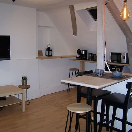 Rennes: Studio 4 Couchages, Proche Commerces, Bus. エクステリア 写真