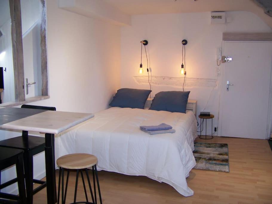 Rennes: Studio 4 Couchages, Proche Commerces, Bus. エクステリア 写真