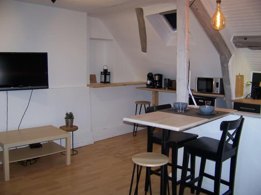 Rennes: Studio 4 Couchages, Proche Commerces, Bus. エクステリア 写真